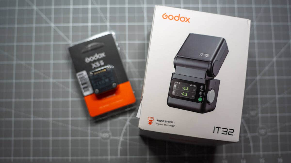 The miniature X5 transmitter mounted neatly in the camera hot shoe