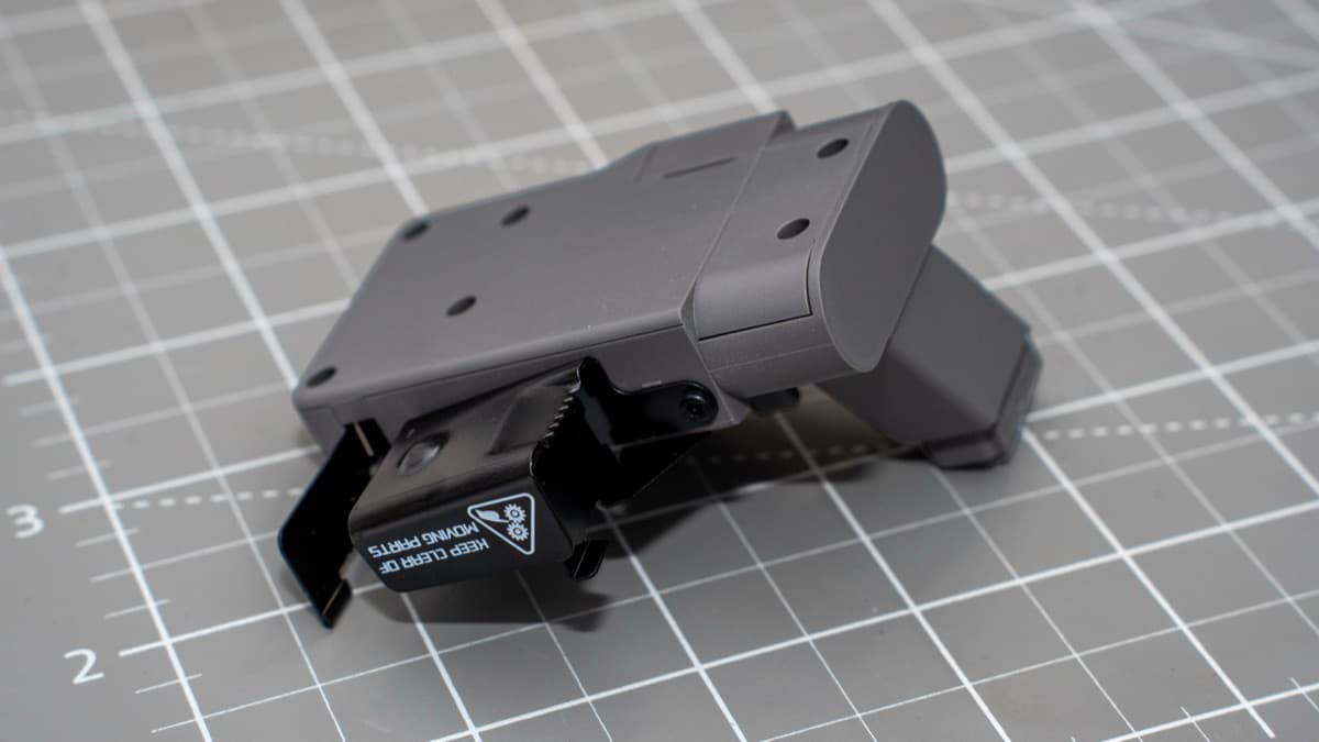 Extruder toolhead carriage mounted on the all-metal X-axis linear rail